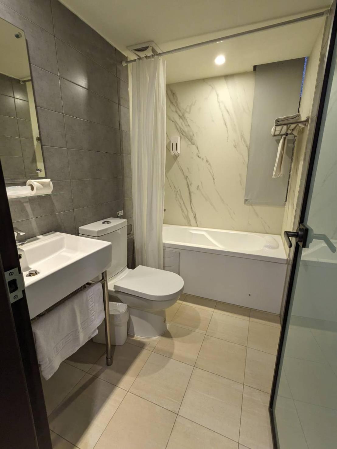 Ximen Hotel B Tajpej Buitenkant foto